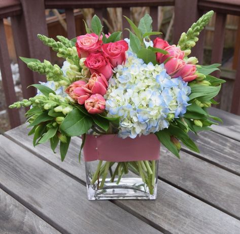 Roses And Hydrangeas, Spring Flower Arrangements, Diy Arrangements, Flower Arrangements Simple, Floral Arrangements Diy, Flower Arrangements Diy, Fresh Flowers Arrangements, Beautiful Flower Arrangements, Deco Floral