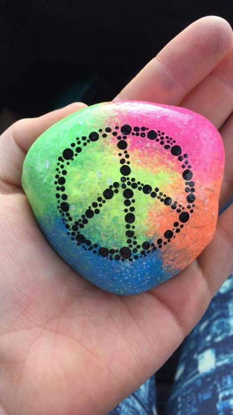 Give Peace a Chance. Tie Dye Painted Rocks, Peace Rocks Painting, Peace Sign Painted Rocks, Peace Painted Rocks, Hippie Painting Ideas, Pet Rock, Inspirational Rocks, Paint Rocks, Diy Rock Art