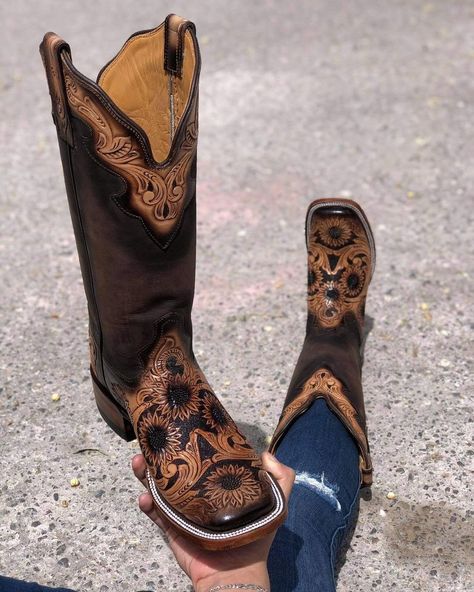 Custom Western Boots Women, Sunflower Cowgirl Boots, Boots With Sunflowers, Cowgirl Boots Square Toed, Cute Cowgirl Boots, Custom Cowboy Boots, Western Shoes, Cute Cowgirl, Womens Cowgirl Boots