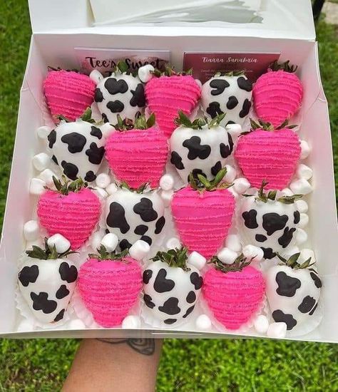 Cow Party Theme Ideas, Hot Pink And Cow Print Cake, Cow Theme Strawberries, Pink Cow Print Strawberries, Highland Cow Strawberries, Cow Donut Ideas, Cowgirl Party Desserts, Pink Cowgirl Birthday Party Western Theme, Cowgirl Themed Birthday Party Food