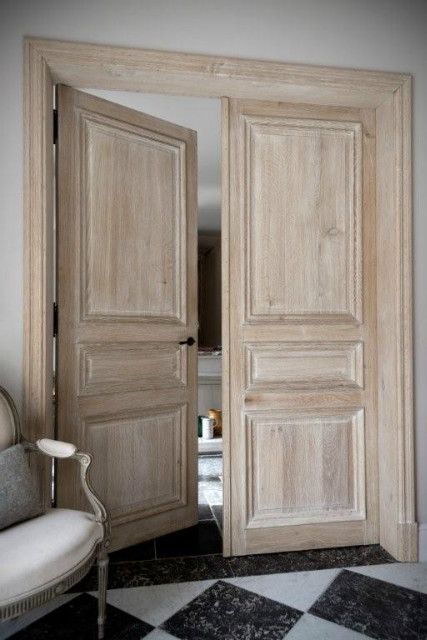 Spanish Style Home Interior, Lux Interior, Antique French Doors, Oak Interior Doors, Gorgeous Doors, Spanish Style Home, Country Interior, Antique Doors, Oak Doors