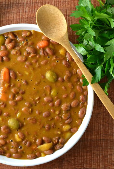 Habichuelas Guisadas (Puerto Rican Stewed Beans) - Delish D'Lites Puerto Rican Beans, Stewed Beans, Blood Orange Margarita Recipe, Habichuelas Guisadas, Avocado Egg Recipes, Latino Recipes, Panamanian Food, Creamy Cajun Shrimp Pasta, Fancy Foods