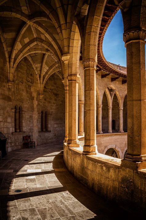 Castillo de Belver Concrete Pillar, Chateau Medieval, French Castles, Abandoned Castles, Ios 8, Scottish Castles, Chateau France, Voyage Europe, Cities In Europe