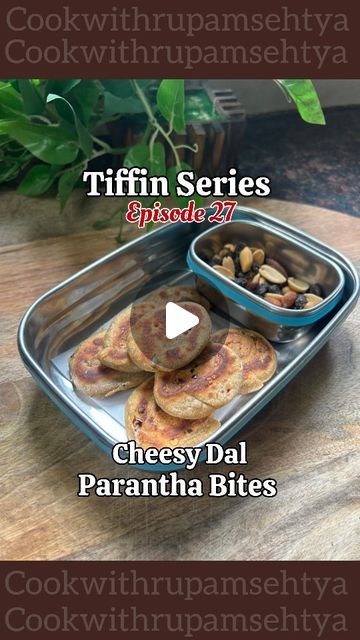 Paneer Cheese, Tiffin Recipe, Tiffin Box, Gooey Cheese, Mouthwatering Recipes, Chilli Flakes, Snacks Recipes, Instagram Food, Food Items