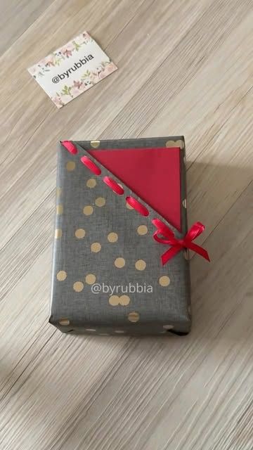 Birthday Wrapping Ideas, Diy Gift Wrapping Tutorial, Origami Wrapping, Make A Gift Bag, How To Make A Gift Bag, Cute Gift Wrapping Ideas, Pretty Gift Wrapping, Christmas Gift Wrapping Diy, Gift Wrap Bows