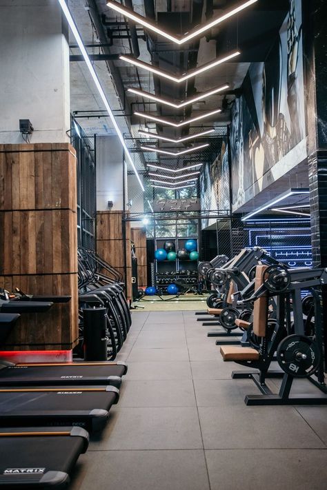 Gym Lighting Ideas Ceilings, Gym Ceiling Design, Industrial Gym Design, Gym Lighting Ideas, Home Gym Lighting, Fitness Design Gym, Gym Architecture, Commercial Gym Design, Fitness Center Design