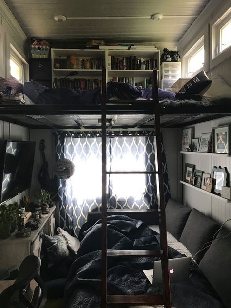 Gaming Loft Beds, Loft Bed In Living Room, Open Ceiling Bedroom, Small Room With Couch, Cool Loft Room Ideas, Grunge Loft Bed, Twin Loft Bed Ideas, Raised Bed Bedroom, Couple House Aesthetic