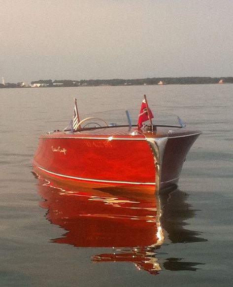 Wooden Speed Boats, Mahogany Boat, Chris Craft Boats, Aesthetic Lake, Friends Sunset, Classic Wooden Boats, Boat Pictures, Boat Pics, Lake Pictures With Friends