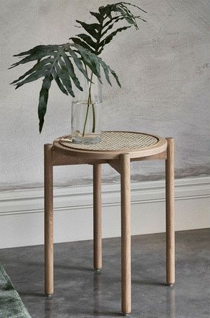 Meja Industrial, Studio Minimalist, Painted Side Tables, Drum Side Table, Cane Furniture, Round Accent Table, Square Side Table, Table Vintage, Round Side Table