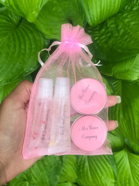 Cherry and pinappld lipgloss paied with matching lip scrub Lip Scrub Packaging Ideas, Lip Scrub Packaging, Lipgloss Packaging Ideas, Lip Gloss Packaging Ideas, Gloss Diy, Paper Bag Design, Lip Gloss Cosmetics, Beauty Video Ideas, Diy Lip Gloss