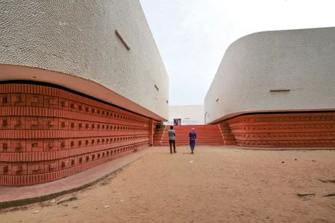 Form Architecture, African Architecture, Lecture Theatre, African House, Rammed Earth, Brick Architecture, Vernacular Architecture, Art Deco Buildings, Urban Fabric