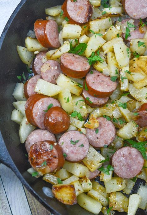 Easy Blackstone Sausage and Potatoes | Best Blackstone Recipes Blackstone Sausage, Sausage And Potatoes, Blackstone Recipes, Potatoes Onions, Seasoned Potatoes, Seasoning Salt, Blackstone Griddle, Peeling Potatoes, Russet Potatoes