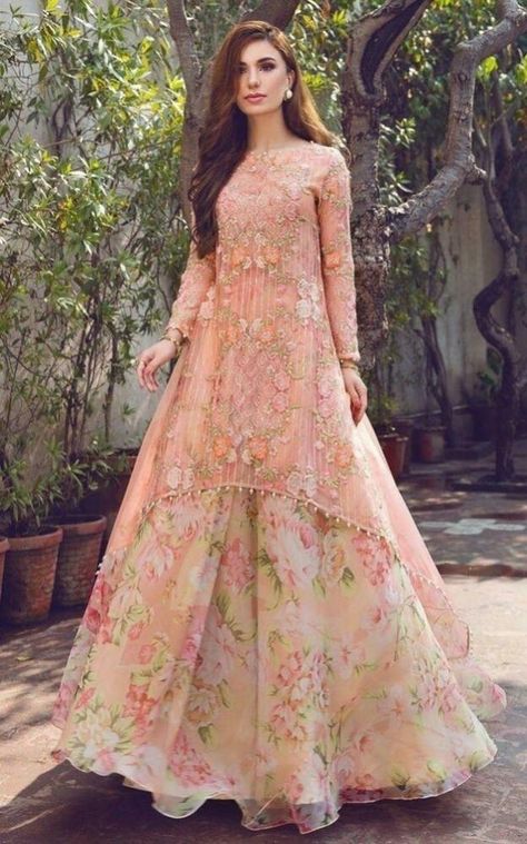 Indian Kurta with Lehenga Dress Women Designer Party Wear Fancy Bollywood Dress Mastani Dress, Gowns Dresses Indian, Design Kurta, Lehnga Dress, Dresses Dinner, Salwar Kamiz, Seoul Fashion, Indian Gowns Dresses, Ghagra Choli