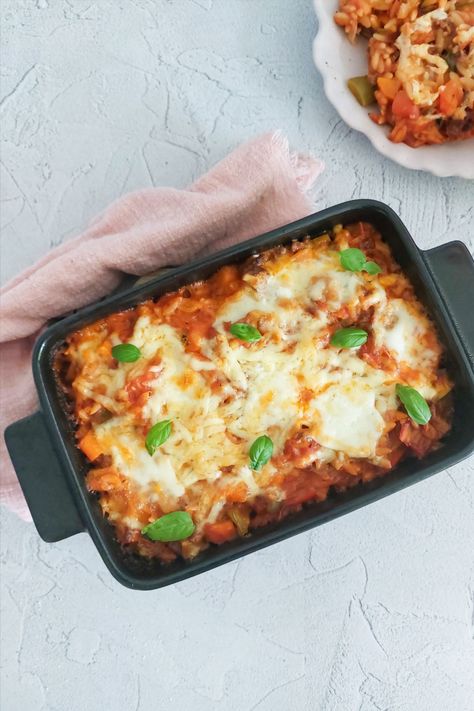 Orzo ovenschotel met gehakt, groenten en kaas. Lasagne Alla Bolognese, Lasagna Recept, Lasagna Bolognese, Orzo Pasta, Pizza Pasta, Special Recipes, Orzo, Bon Appetit, Vegetable Pizza