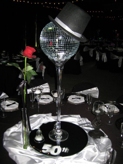 Party Dècor Night Club Theme Party Centerpieces, Disco Party Ideas Decoration Birthdays, Players Ball Theme Party Decorations, Players Ball Theme Party, Disco Party Centerpiece Ideas, Disco Ball Centerpiece, 70s Theme Party Decorations, Disco Theme Parties, Players Ball