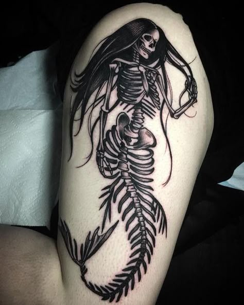 Skeletal Mermaid, Siren Tattoo, Mermaid Tattoo Designs, Pirate Tattoo, Creative Tattoo Ideas, Skeleton Tattoos, Creepy Tattoos, Creative Tattoo, Mermaid Tattoo