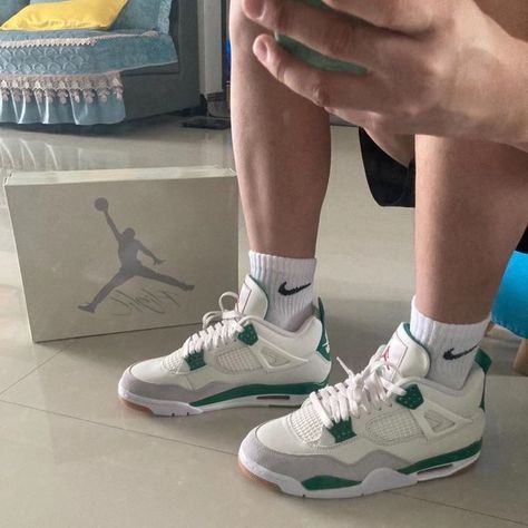 NIKE SB X Jordan Air Jordan 4 pine Green Nike Sb X Air Jordan 4, Jordan 4 Pine Green Outfit Men, Jordan 4 Sb Pine Green Outfit, Jordan 4 Pine Green Outfit, Jordan 1 Outfit Men Summer, Pine Green Jordan 4, Pine Green Jordan 1 Outfit, Pine Green Jordan 1, Pine Green Outfit