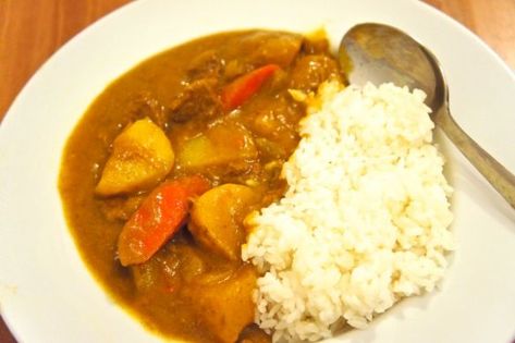 Japanese curry: Gluten-free, low-FODMAP version | Gluten Free International Gluten Free Japanese Curry, Vegetarian Japanese Curry, Kare Raisu, Low Fodmap Recipes Dinner, Japanese Curry, Vegetarian Menu, Curry Rice, Beef Curry, Vegetarian Curry