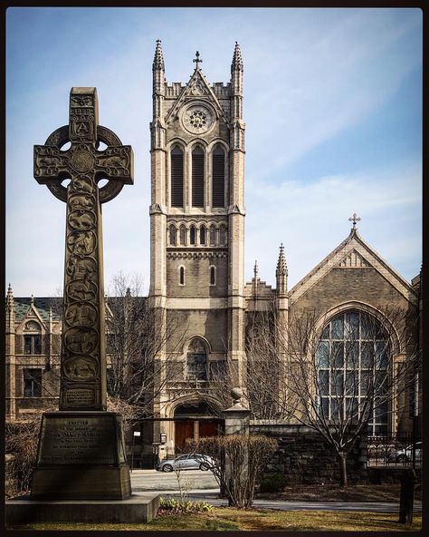 North Presbyterian Church. #washingtonheights #newyorkcity #newyork #northpresbyterianchurch #1905 #englishgothic #celticcross… Sir Leon, Christian Art Print, Washington Heights, Anglican Church, Religious Architecture, Presbyterian Church, Christian Art, Westminster, Notre Dame