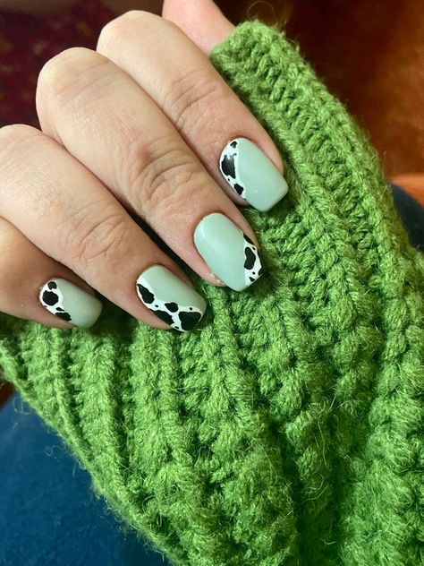 Sage Green Cow Print Nails, Mint Green Cow Print Nails, Farm Theme Nails, Green And Cow Print Nails, Farm Animal Nails Designs, Cow Print Toe Nails, Green Western Nails, Green Cow Print Nails, Highland Cow Nails