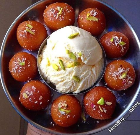 Jamun Ice Cream, Food Photography Cake, Dubai Food, Vegetarian Fast Food, Gulab Jamun, Low Calorie Desserts, Spicy Snacks, Indian Desserts, Indian Sweets