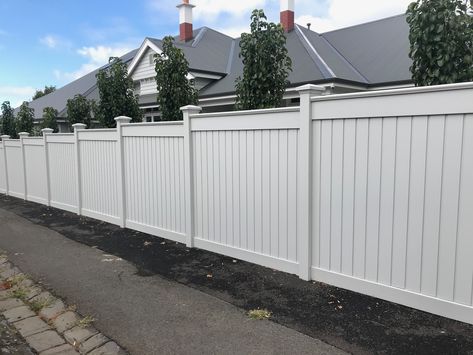 Harkaway Homes, Front Fence Ideas, Fence Gate Ideas, House Hamptons, Renovation Exterior, Fence Screen, House Fence, Gate Fence, House Fence Design