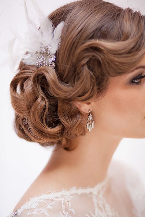 1950s Bridal Hair, Vintage Wedding Updo, Pin Up Wedding Hair, 50s Wedding Hair, Vintage Updo Wedding, Vintage Updo Hairstyles, Gatsby Wedding Hair, 1940s Wedding Theme, Hairstyles 1920s