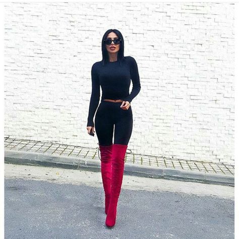 Thigh High Red Boots. Pinterest: @WithLoveReesie Red Boots Outfit, Outfit Botas, Black Pinterest, Cute Thanksgiving Outfits, Believe In Love, Summer Street, Spring Jewelry, Red Boots, Boots High