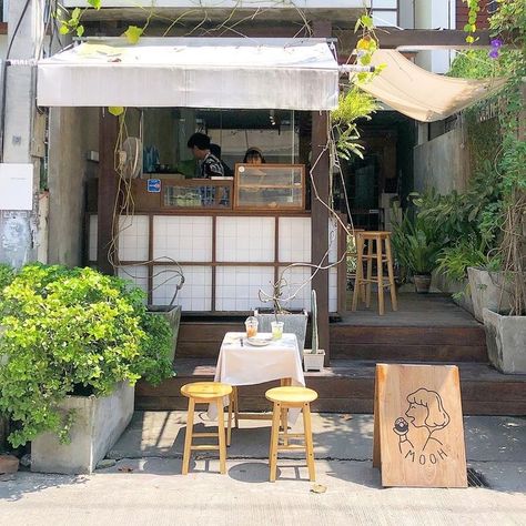 Mini Cafe, Korean Cafe, Small Cafe Design, Cafe Shop Design, Coffee Shop Aesthetic, Small Cafe, Coffee Shops Interior, Outdoor Cafe, Cute Cafe