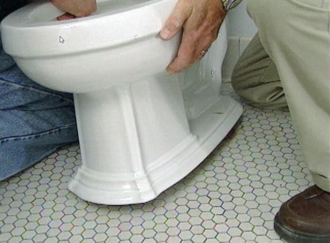 Remove your old toilet and install a new one.  This step-by-step video guides you through removal and installation. How To Remove A Toilet, Remove Ring From Toilet Bowl, Toilet Repair Diy, How To Replace A Toilet, Running Toilet Repair, Replace Toilet, Lake Bathroom, Toilet Repair, New Toilet