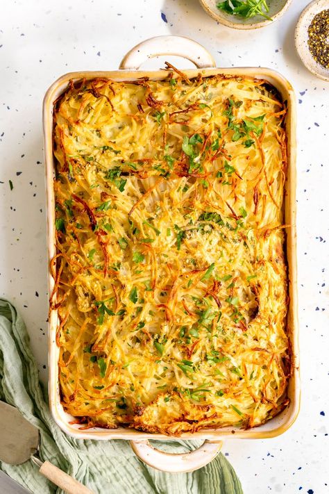 Potato Kugel Betty Crocker Scalloped Potatoes, Potato Kugel Recipe, Potato Kugel, Creamy Scalloped Potatoes, Jewish Cuisine, Easter Side Dishes, Betty Crocker Recipes, Scalloped Potato Recipes, Scalloped Potatoes