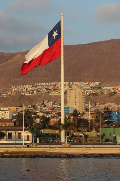 Chile Aesthetic, Chile Country, Chile Flag, Latina Aesthetic, Country Backgrounds, Chile Travel, South Of The Border, Santiago Chile, Famous Places