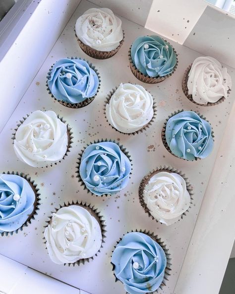 Blue And White Cupcakes Wedding, Spring Baby Shower Ideas For Boys, Blue And White Cupcakes, Blue Wedding Cupcakes, Engagement Party Desserts, Blue Sweet 16, Baby Blue Weddings, Bridal Shower Desserts, Bridal Shower Cupcakes