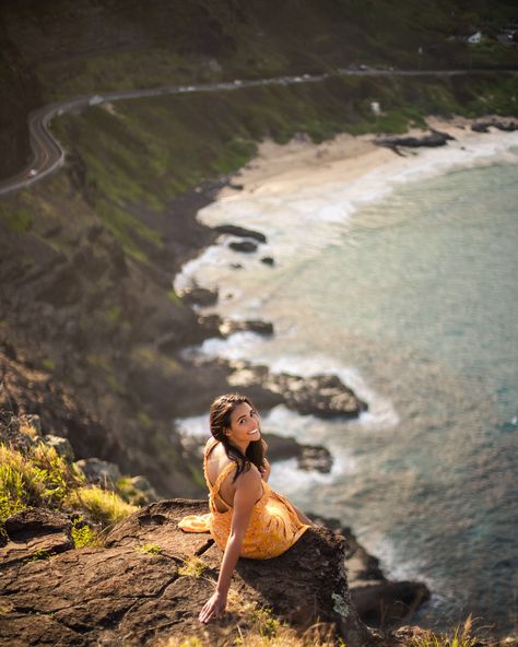 Looking Over A Cliff, Cliff Picture Poses, Beach Cliff Photoshoot, Cliff Poses, Hawaii Photoshoot Ideas, Cliff Photoshoot, Cave Photoshoot, Hawaii Photoshoot, Hawaii Ideas