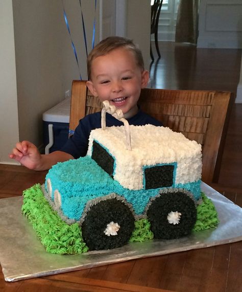 Jeep Cake Jeep Cakes For Boys, Jeep Cake Ideas, Car Cake Designs For Kids, Jeep Birthday Cake, Jeep Birthday, Car Cakes For Boys, Jeep Cake, Cars Cake Design, Car Cakes