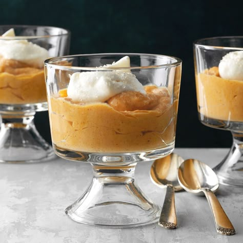 Butterscotch Pumpkin Mousse Pumpkin Tiramisu, Butterscotch Recipes, Pumpkin Butterscotch, Fun Thanksgiving Desserts, Pumpkin Mousse, Tiramisu Dessert, Thanksgiving Desserts Easy, Sugar Free Pudding, Cake Mug