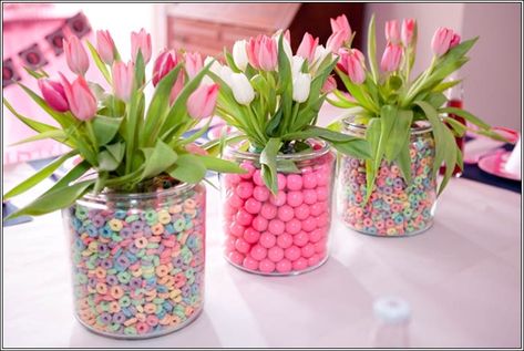 Table Decoration: 7 Great Ideas Of Table Centrepiece for Easter Lunch and Dinner - ArchitectureArtDesigns.com Diy – Velikonoce, Candy Centerpieces, Shower Centerpieces, Baby Shower Flowers, Deco Floral, Baby Shower Centerpieces, Flower Centerpieces, Ikebana, Shower Decorations