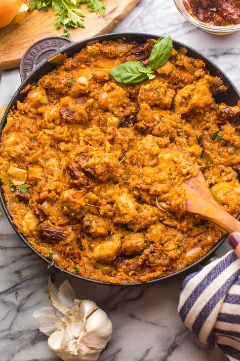 Stove Top Italian Sausage Quinoa Casserole Sausage Quinoa, Ground Sausage Recipes, Easy Weekday Dinners, Italian Sausages, Quinoa Casserole, Lunch Appetizers, Dinner Inspiration, Sun Dried Tomatoes, Lamb Recipes