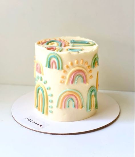 Simple Rainbow Cake Birthday, Rainbow Mini Cake, Simple 1st Bday Cake, Rainbow Birthday Cake Girls Kids, Rainbow Bento Cake, Simple Cute Cake Designs, Simple Pastel Cake, Rainbow Decorated Cake, Cute Simple Birthday Cakes