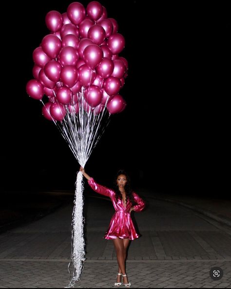 18tg Birthday Photoshoot Ideas, 34th Birthday Themes For Women, Sweet 17 Photoshoot Ideas, Pink 25th Birthday Photoshoot, 31st Birthday Outfit Ideas For Her, Photoshoot Ideas For 20th Birthday, Pink Theme Photoshoot, Birthday Photoshoot Ideas Balloons, Birthday Picture Ideas Outside