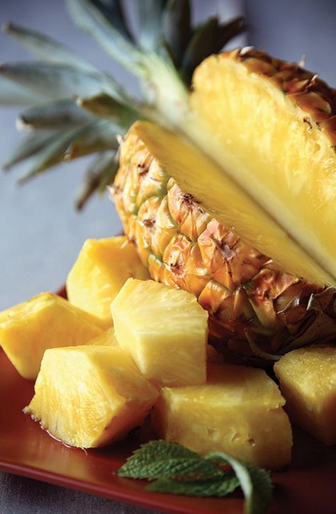 EAT CLEAN Pineapple Health Benefits, Pineapple Benefits, Buah Naga, Pineapple Fruit, Fruit Photography, Beautiful Fruits, Exotic Fruit, Delicious Fruit, Fruit And Veg