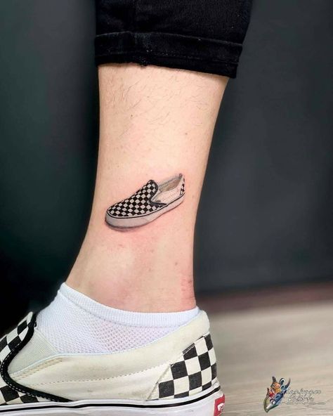 vans tattoo Vans Tattoo Ideas, Checker Tattoo, Checkerboard Tattoo, Converse Tattoo, Vans Tattoo, Tattoo Ideas Minimalist, Ink Therapy, Framed Tattoo, Patchwork Tattoo