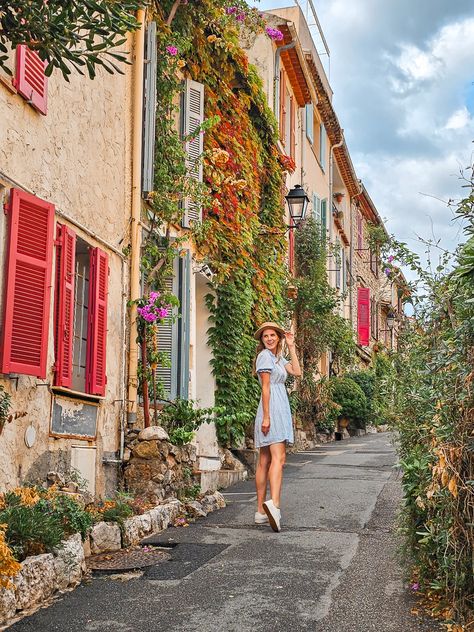 10 Best Day Tours from Nice You Have to Experience in 2024 Antibes France Old Town, Vineyard Tour, Antibes France, Star Tours, Quaint Village, Beautiful Villas, Group Tours, Best Places To Eat, Boat Tours