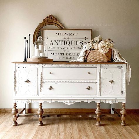 Antique Sideboard Buffet, Buffet Vintage, Antique Buffet, Buffet Decor, Vintage Buffet, Interior Vintage, Furniture Rehab, Diy Furniture Renovation, Furniture Renovation