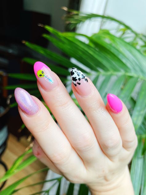 Pink Space Nails, Space Cowboy Nails, July Birthday Nails, Space Cowgirl Nails, 30th Birthday Nails, Hot Pink Cow Print, Pink Cow Print Nails, Alien Nails, Match Nails