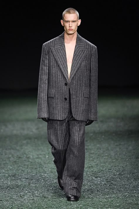 Runway Outfits Men, Fall Suit, Classy Suits, Menswear Runway, Vintage Streetwear, Mens Fall, Menswear Inspired, Suit Fashion, Fashion Show Collection