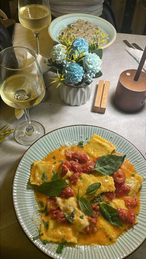 #italy #napoli #pasta #ravioli #wine Pasta In Italy, Pasta Ravioli, Italy Restaurant, Napoli Italy, Ravioli, Study Abroad, Bon Appetit, In Italy, Pasta