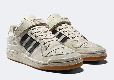 adidas Forum Low White Navy Adidas Man, Adidas Forum Low, Forum Low, Adidas Retro, Adidas Forum, Basket Vintage, Baskets Adidas, 90s Outfit, Shoe Inspo