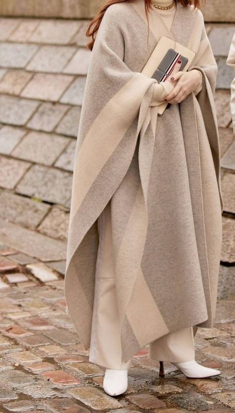 Hijab Winter Outfits Classy, Simple Long Black Dress, Hijabi Winter Outfits, Winter Abaya, Disney Princess Fashion, Modesty Outfits, Classy Winter Outfits, Elegant Coats, Mode Abaya