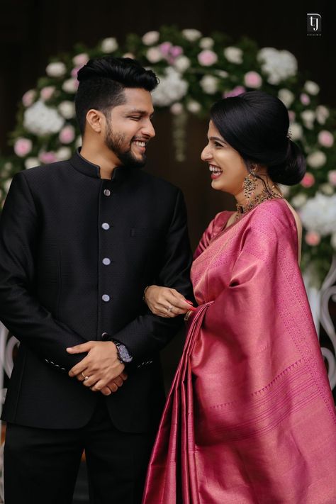 Couple Pose In Traditional Dress, Traditional Couple Poses Indian, Traditional Dress Couple Poses, Couple Pose With Saree, Photo Poses For Couples In Traditional Dress, Poses For Couples In Traditional, Poses For Couples Photoshoot Traditional, Couple Poses In Saree For Photoshoot, Poses For Engagement Pictures Indian